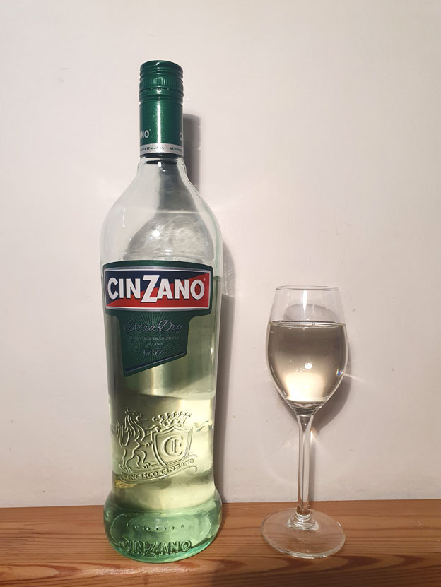 Чинзано. Вермут Cinzano Extra Dry. Чинзано Extra Dry. Чинзано сухой Вермут. Cinzano Extra Dry Campari.